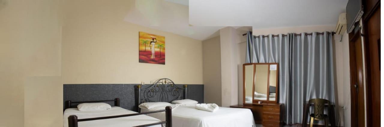 Hostal Ibiza Santa Cruz de La Sierra Eksteriør billede
